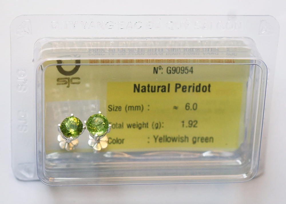 Bông tai nữ đá Peridot Ngọc Olivin tự nhiên mài giác tròn 6mm kiểm định 90754