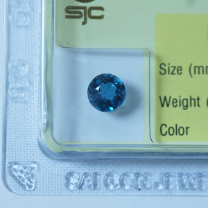 Mặt đá topaz xanh hình tròn đẹp tự nhiên