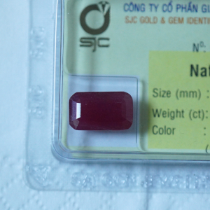 mat da ruby hinh chu nhat