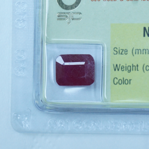 mat da ruby hinh chu nhat
