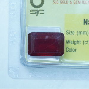 mat da ruby hinh chu nhat